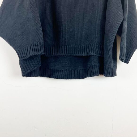 Torrid Drop Shoulder Turtle Neck Sweater Leopard Lips Black, Size 3/4 - Picture 7 of 12